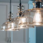 Stijlvolle moderne hanglampen in een sfeervolle woonkamer, perfect voor elk interieur